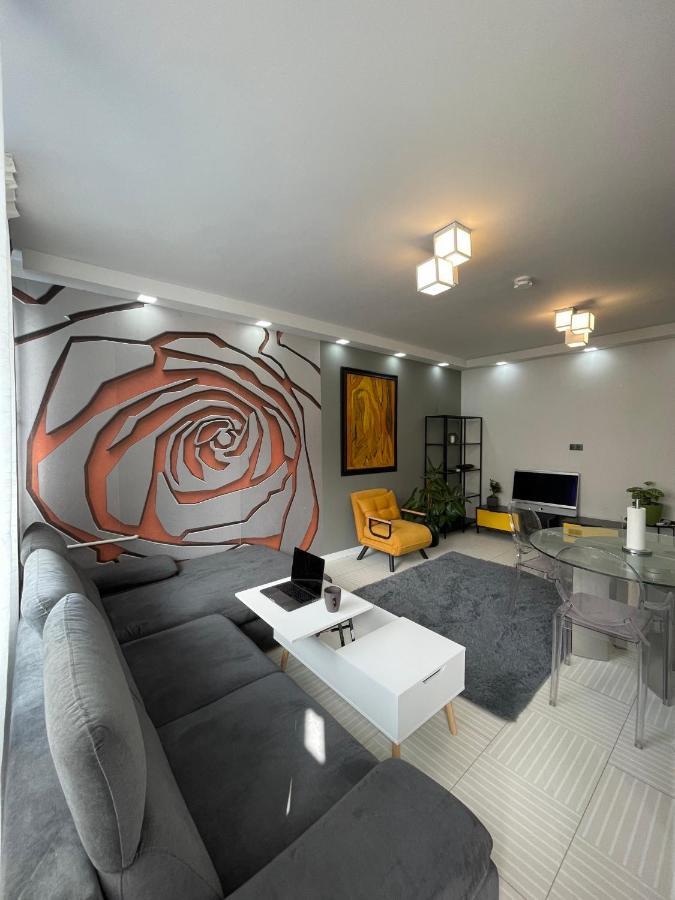 Bright: Flat With Balcony - Kitchen - Free Parking Apartment Berlin Bagian luar foto