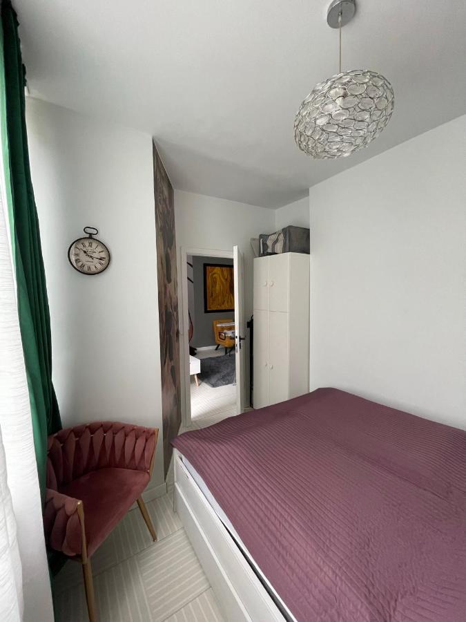 Bright: Flat With Balcony - Kitchen - Free Parking Apartment Berlin Bagian luar foto
